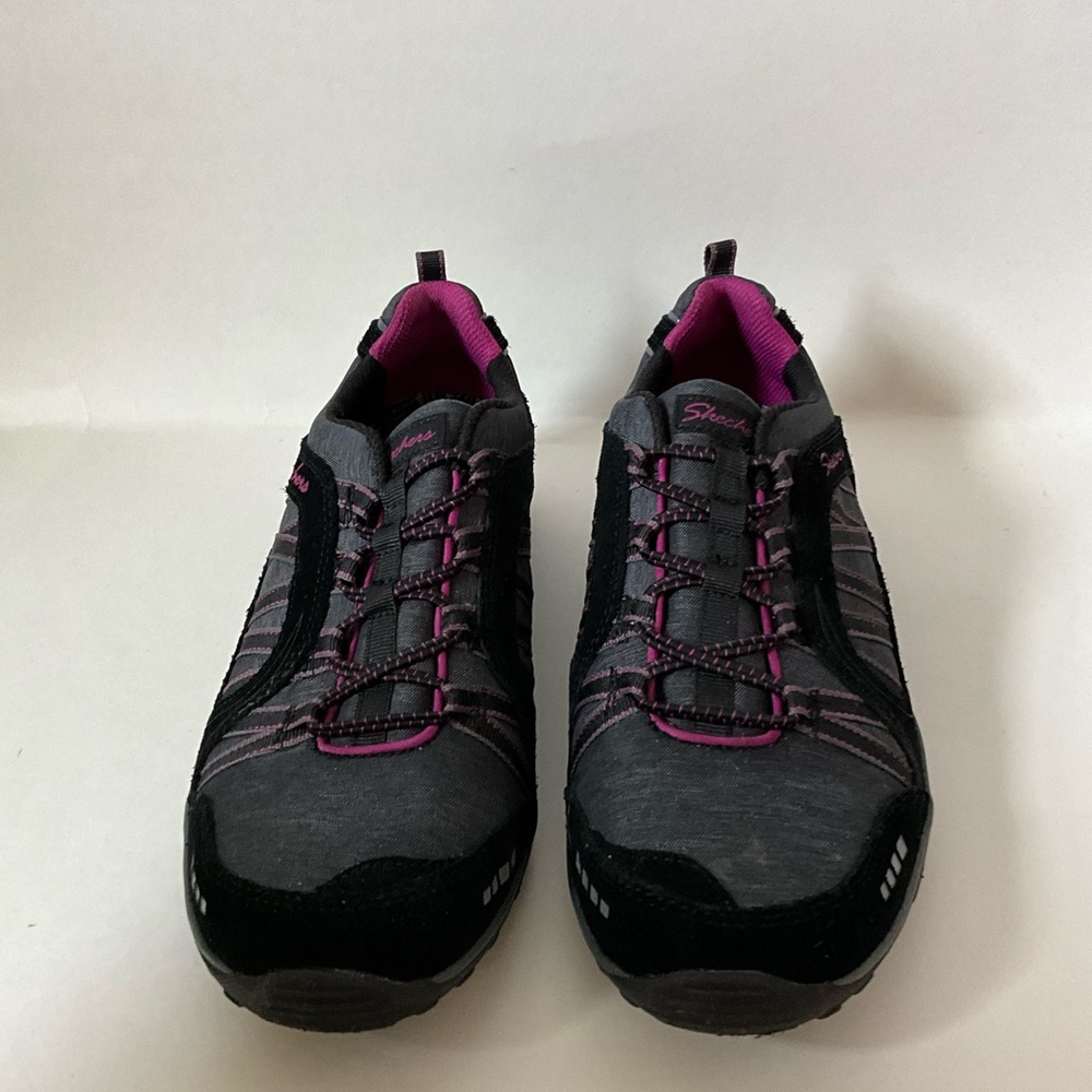 Sketchers women’s size 8.5 barely worn.